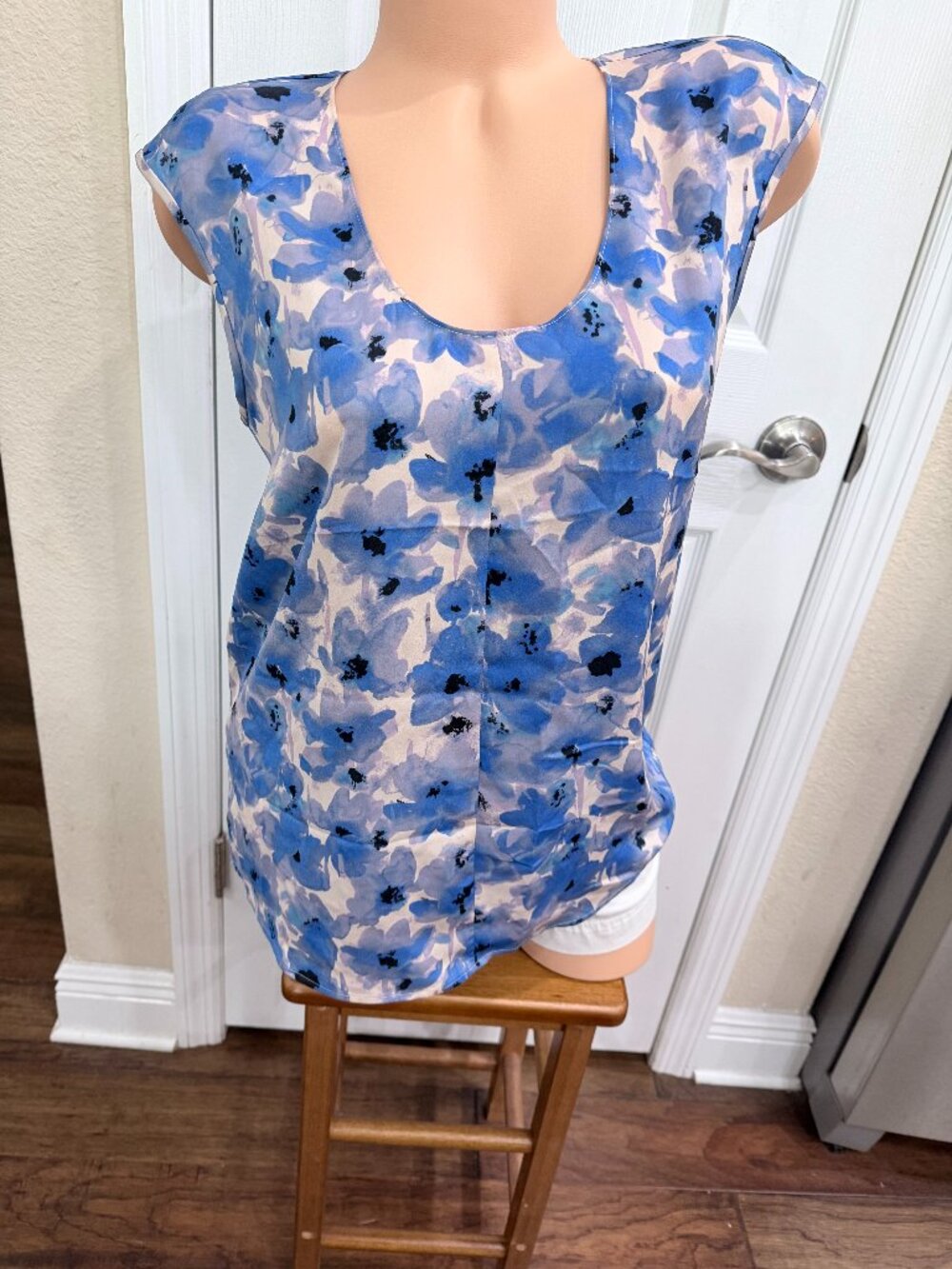 J.Crew Floral Sleeveless Blouse Size 8 Blue Watercolor Print Scoop Neck Top
